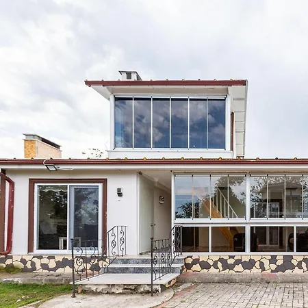 Villa Fascinating House With Treehouse In The Garden Near Kartepe Ski Center *
