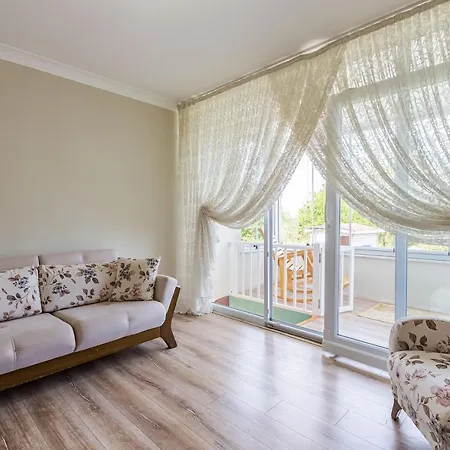 Villa Fascinating House With Treehouse In The Garden Near Kartepe Ski Center *